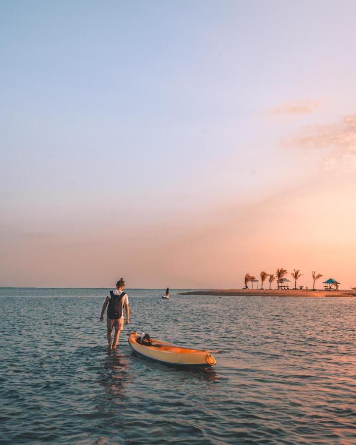 Mangroove Bay Boutique Hostel Banyuwedang Zewnętrze zdjęcie