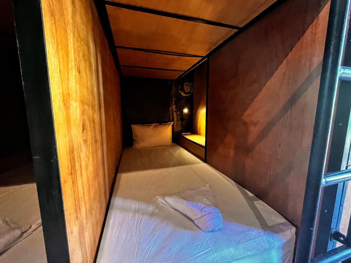 Mangroove Bay Boutique Hostel Banyuwedang Zewnętrze zdjęcie