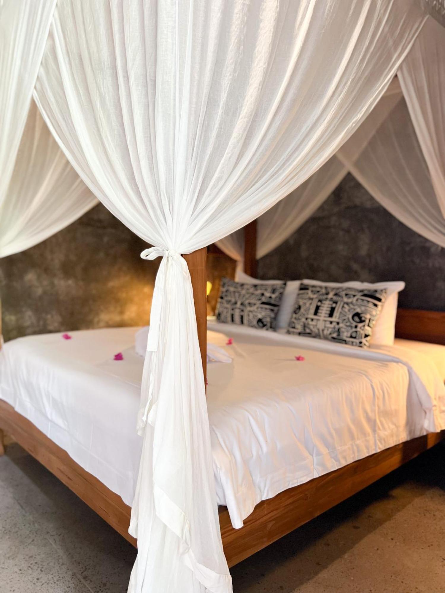 Mangroove Bay Boutique Hostel Banyuwedang Zewnętrze zdjęcie